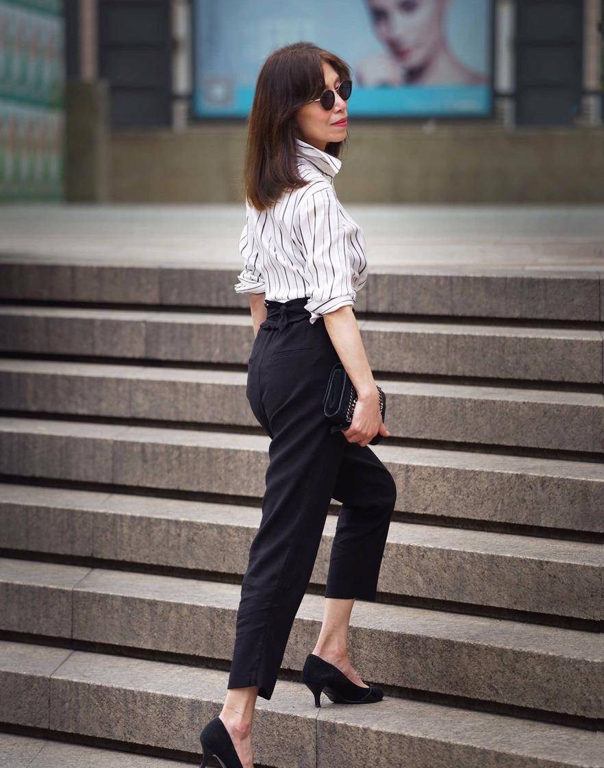 这位奶奶真会穿!衬衫搭配西装裤气质优雅又减龄,一点也不像65岁