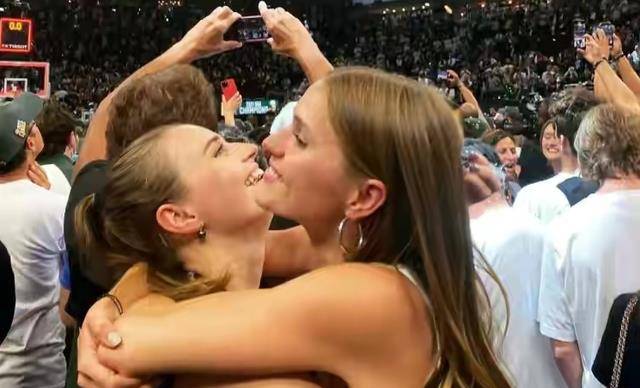 雄鹿老板大女儿晒近照，身材不输詹娜！NBA低调千金，至今单身插图3