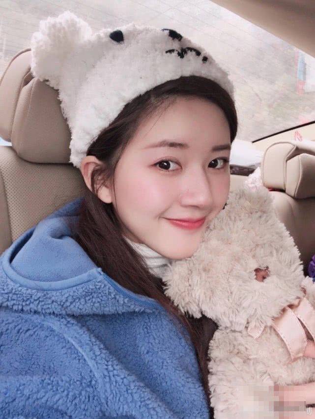 原创当圆脸女神赵露思化上浓妆原来可以这样美艳动人