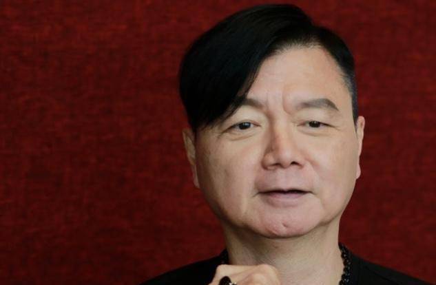 前tvb绿叶艾威:为妻子治病倾家荡产,为何今结束18年婚姻?