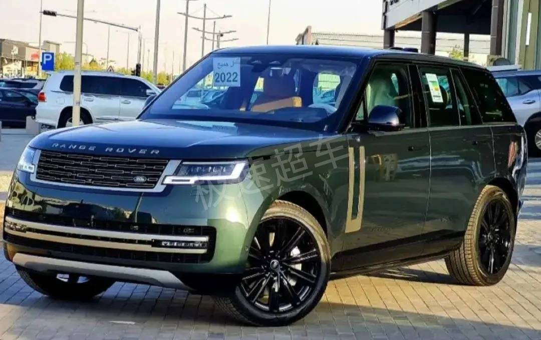 墨绿色漆面质感更强实拍路虎揽胜锻造轮毂四驱配置更丰富