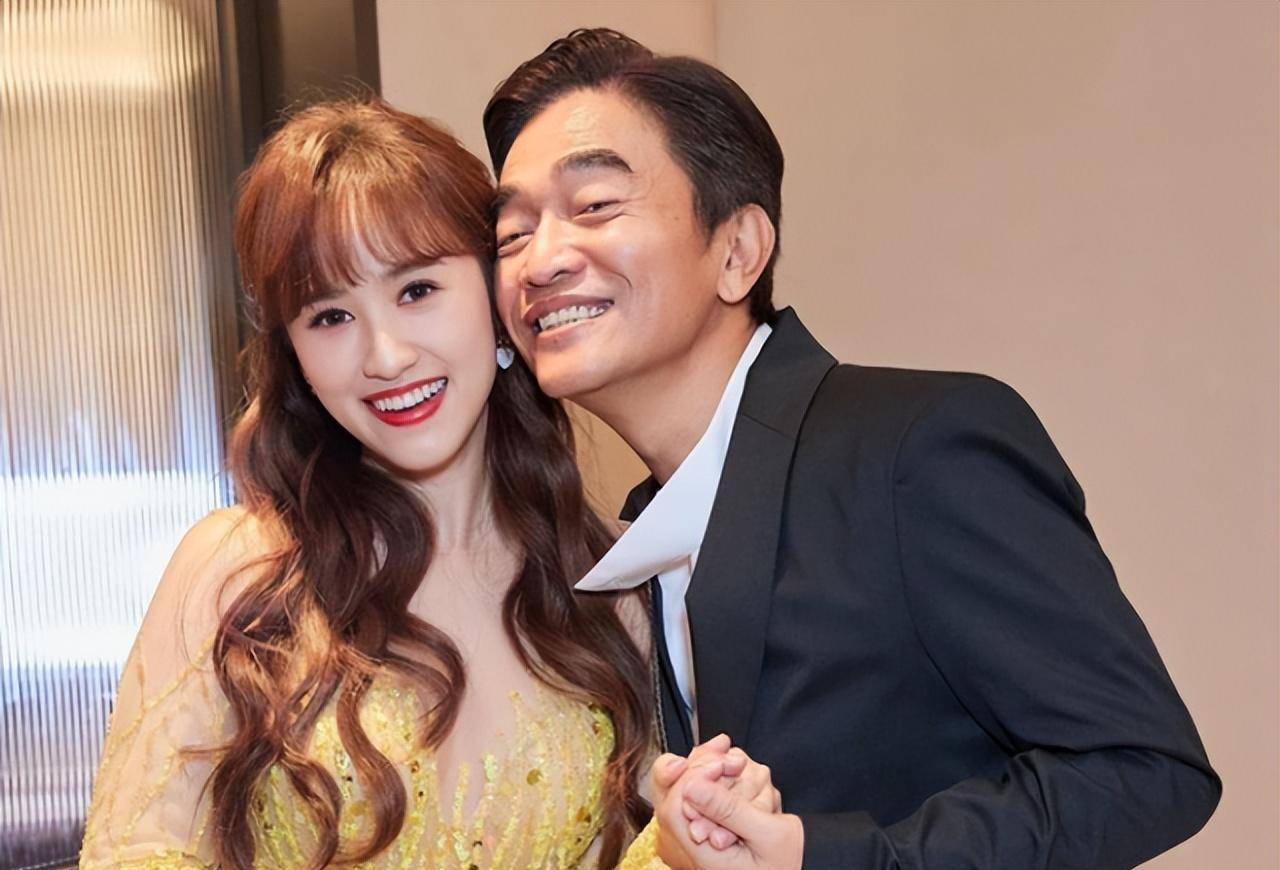 吴宗宪女儿吴姗儒接7个代言破千万_sandy_内容_活动