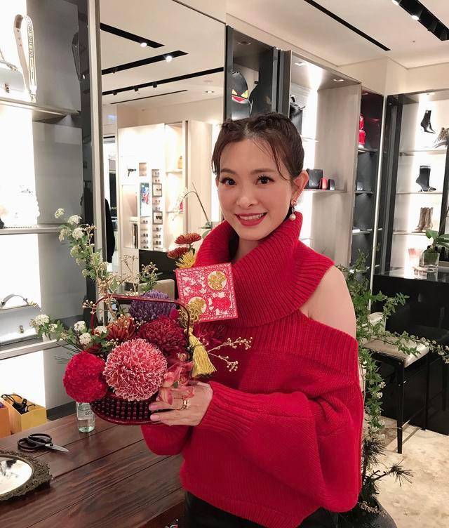 国标女王刘真抢救期间花光积蓄,丈夫背负巨大压力,独自抚养孩子_辛龙