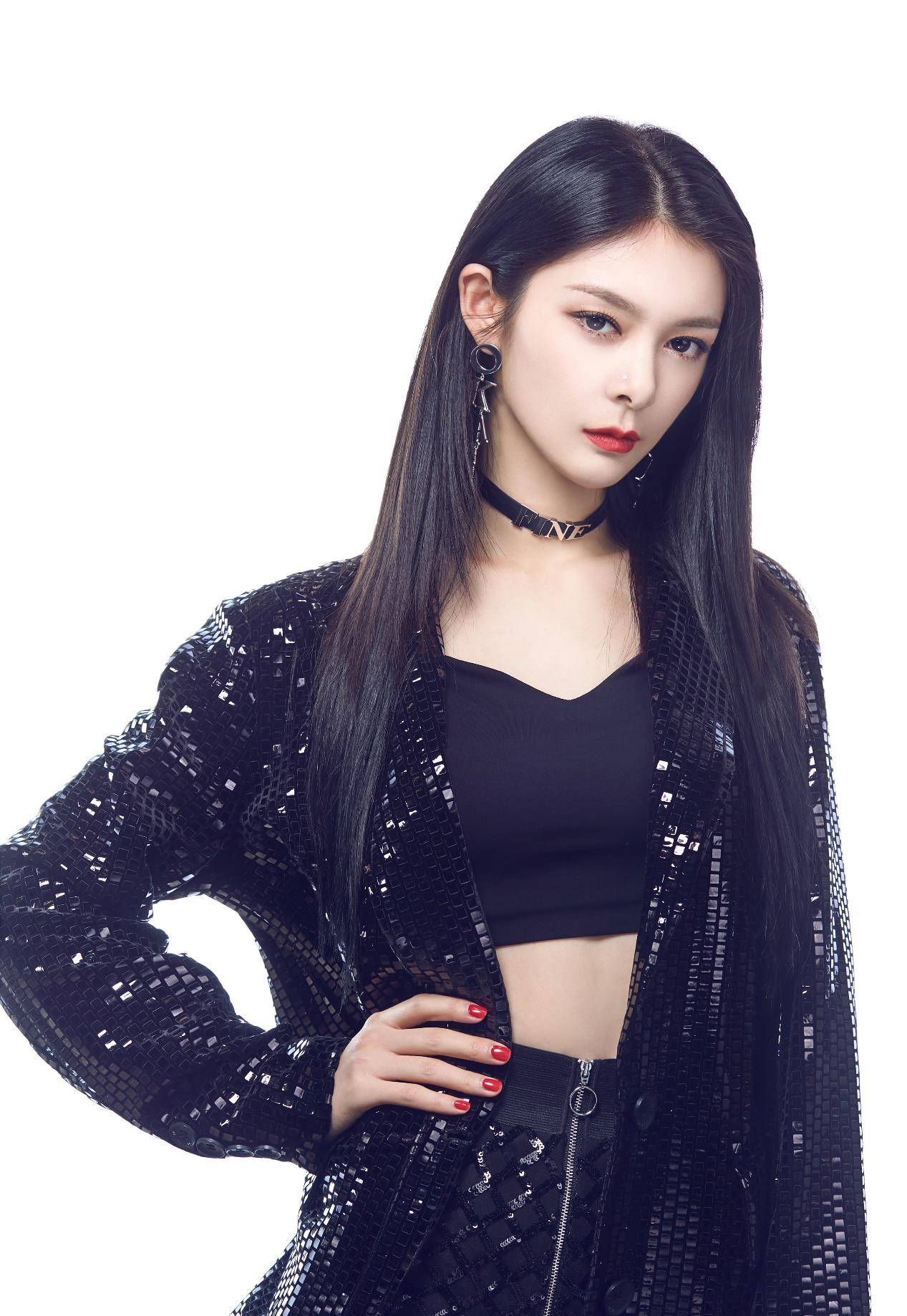 原创火箭少女傅菁穿搭公式穿最平价的衣服当最硬核的颜值c位