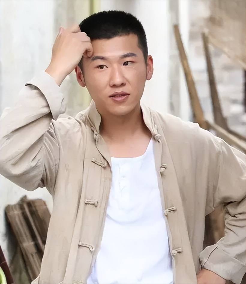从盛夏晚晴天到流金岁月王骁这位星二代确实不简单