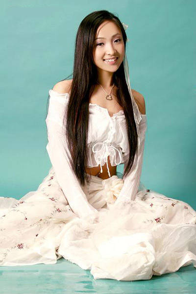 前有潘金莲为了西门大官人,骗大郎喝下那夺命断肠散,今有女艺人为情夫