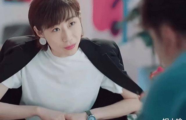 《在他乡》中金靖只是为了搞笑,后来发现只有她适合这个角色_胡晶晶