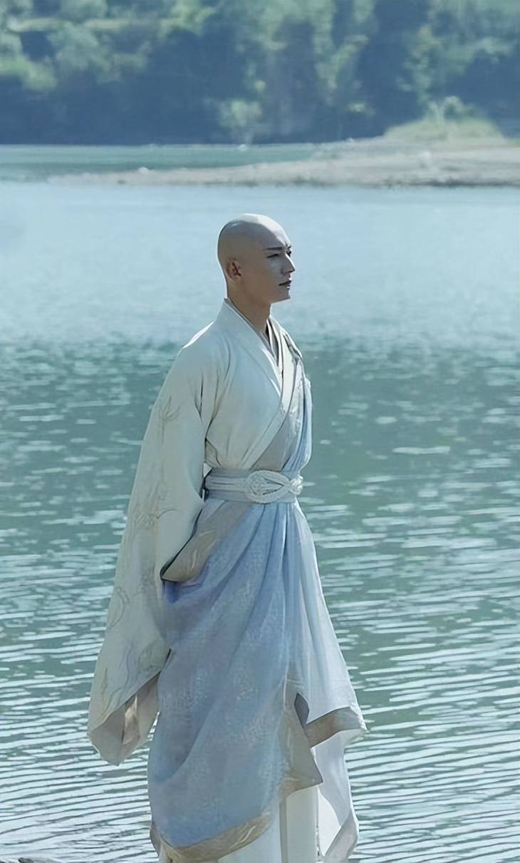 刘学义在《少年歌行》中饰演的和尚无心,光头造型路透一经发布,便在