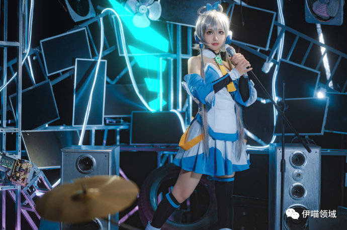 cos:洛天依v3公式服-9p@蟹子kaniko_aroha_伊喵_白嫖_评论