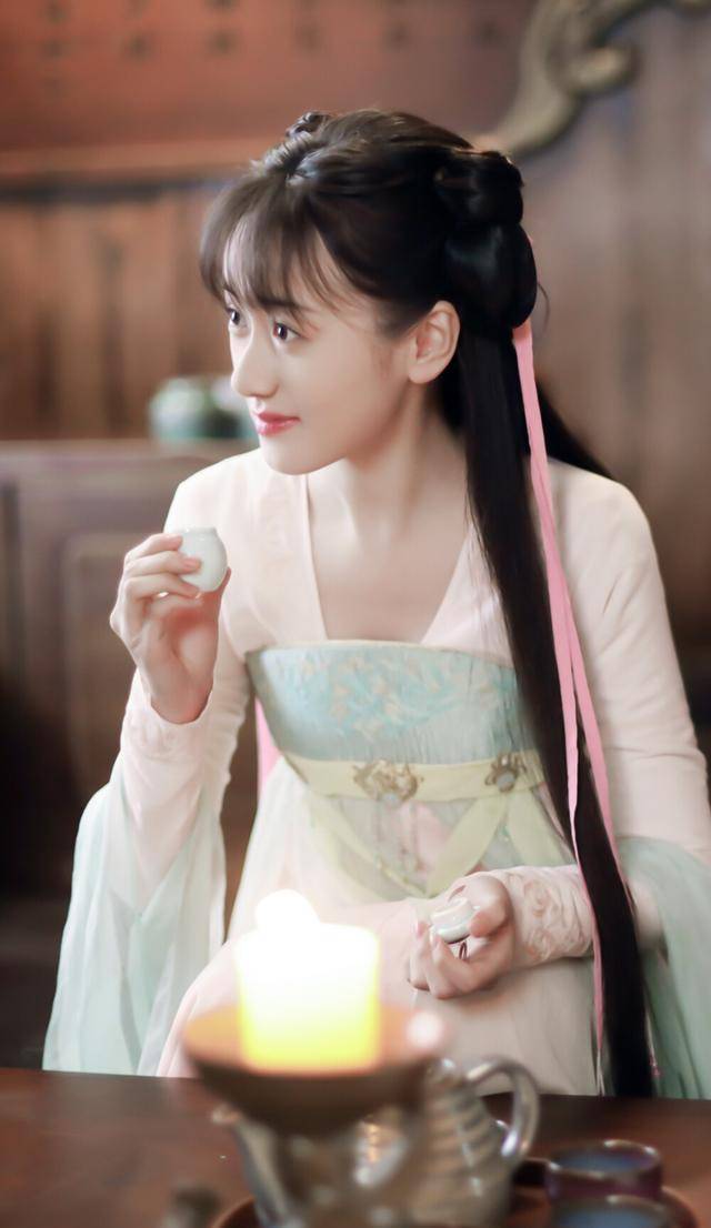 袁冰妍真是个宝藏女孩,古装扮相可盐可甜,不愧是《琉璃》女主角_风格