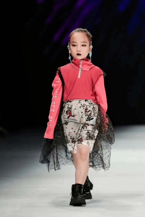 ccac第十季中国好猫步少儿模特大赛宁波赛区人气季军黄梓菡 - 社会