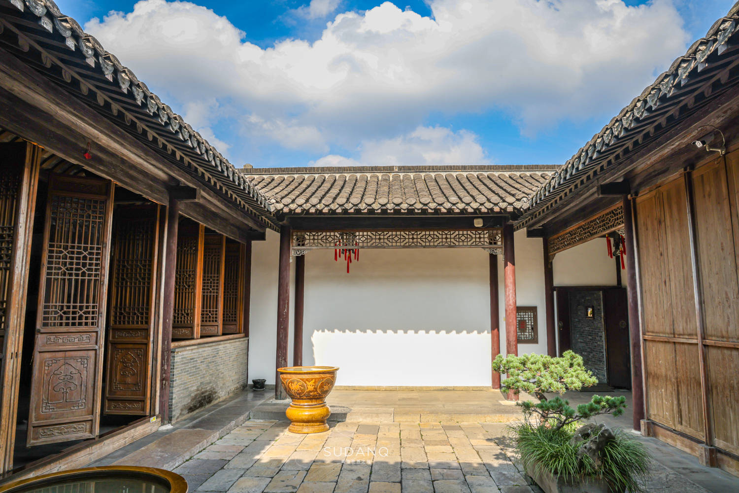 扬州盐商究竟多富有?斗富,为博乾隆欢心,扬州园林"甲天下"