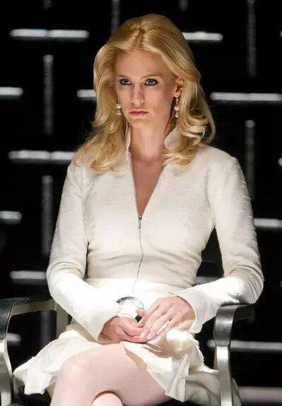 预估财富:110亿美元top8"白皇后"艾玛·弗罗斯特随着财富和权力的增长