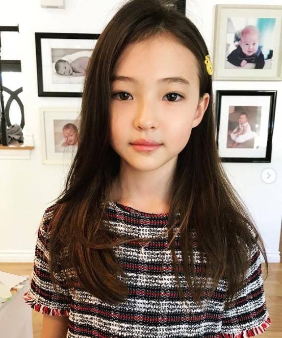 12歲登紐約時裝週被贊,百年難得一見美女_gross_ella_保養