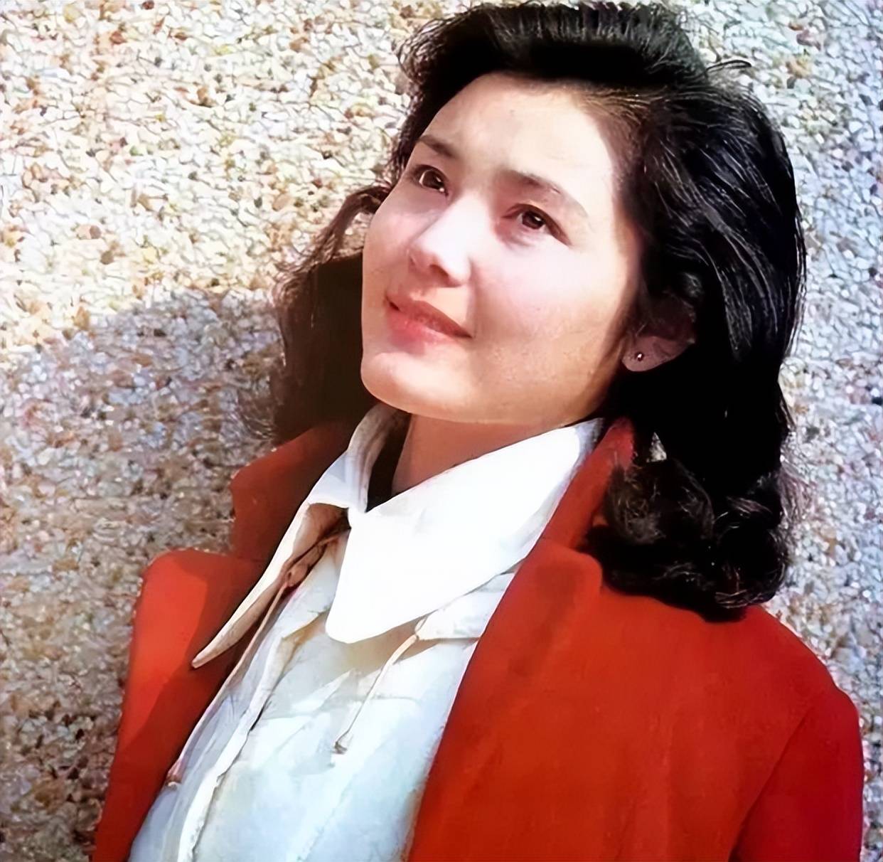 姜黎黎:曾身患癌症,与丈夫恩爱45年,女儿是夫妻二人的骄傲_口音_电影