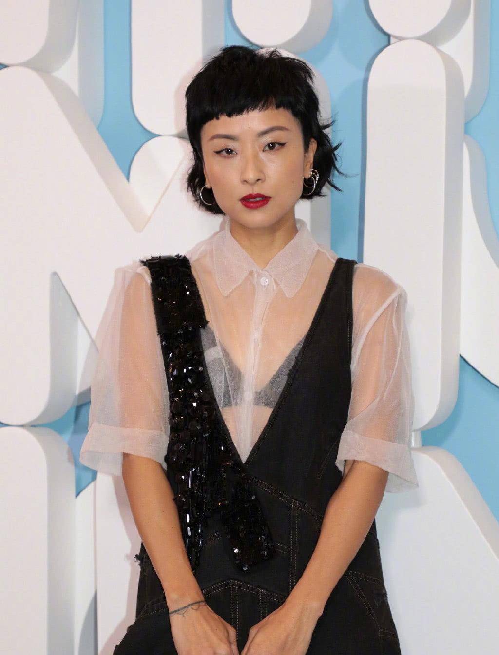 败家丑妻徐濠萦逛街1小时花掉80万陈奕迅为何独宠她26年