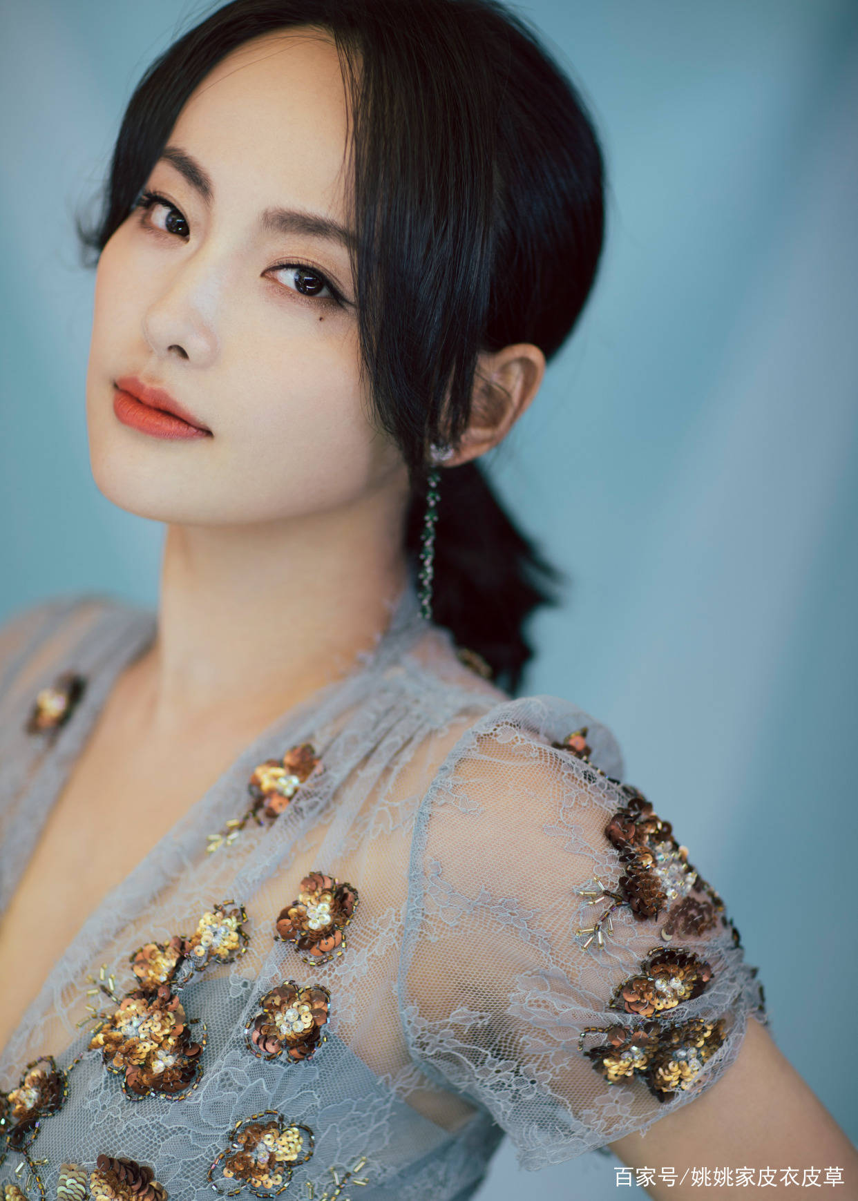 原创张嘉倪花瓶腰太纤美时尚穿搭太吸睛高级感凸显优雅气质