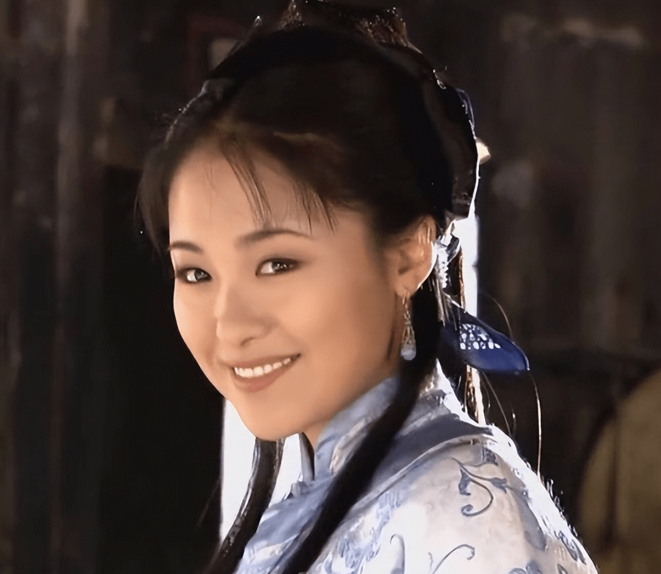 原创沈傲君被前男友辜负10年30岁孑然一身后嫁给乾隆后裔