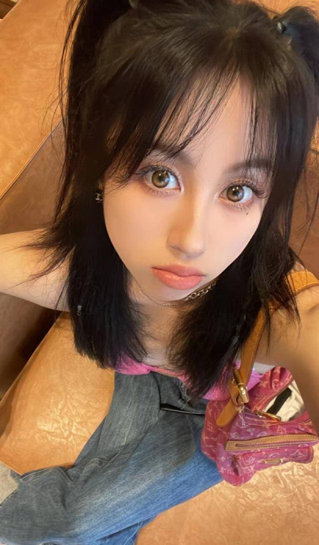 韦世豪与相识9年女友举办婚礼郑智郜林等队友出席(图)_广州队_吴雅