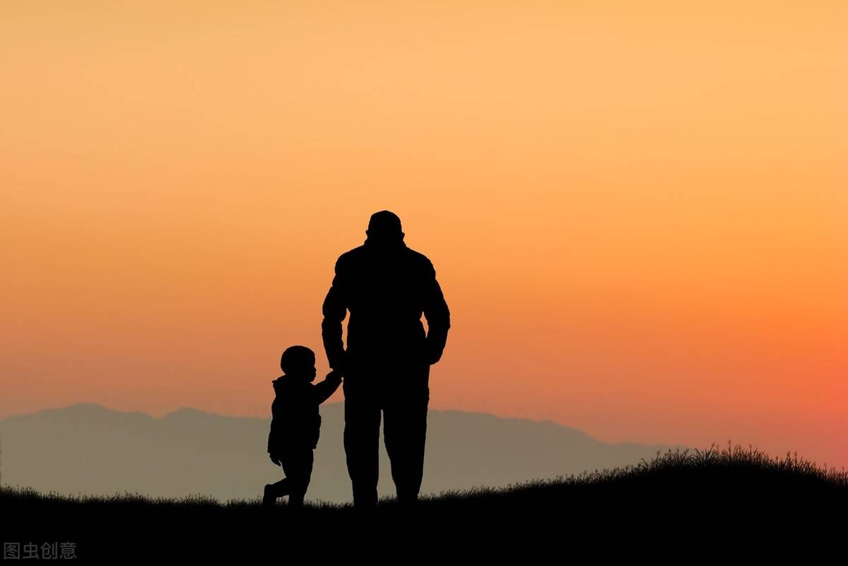 父亲对孩子生活的牵挂及其不足_天气_身体_衣服