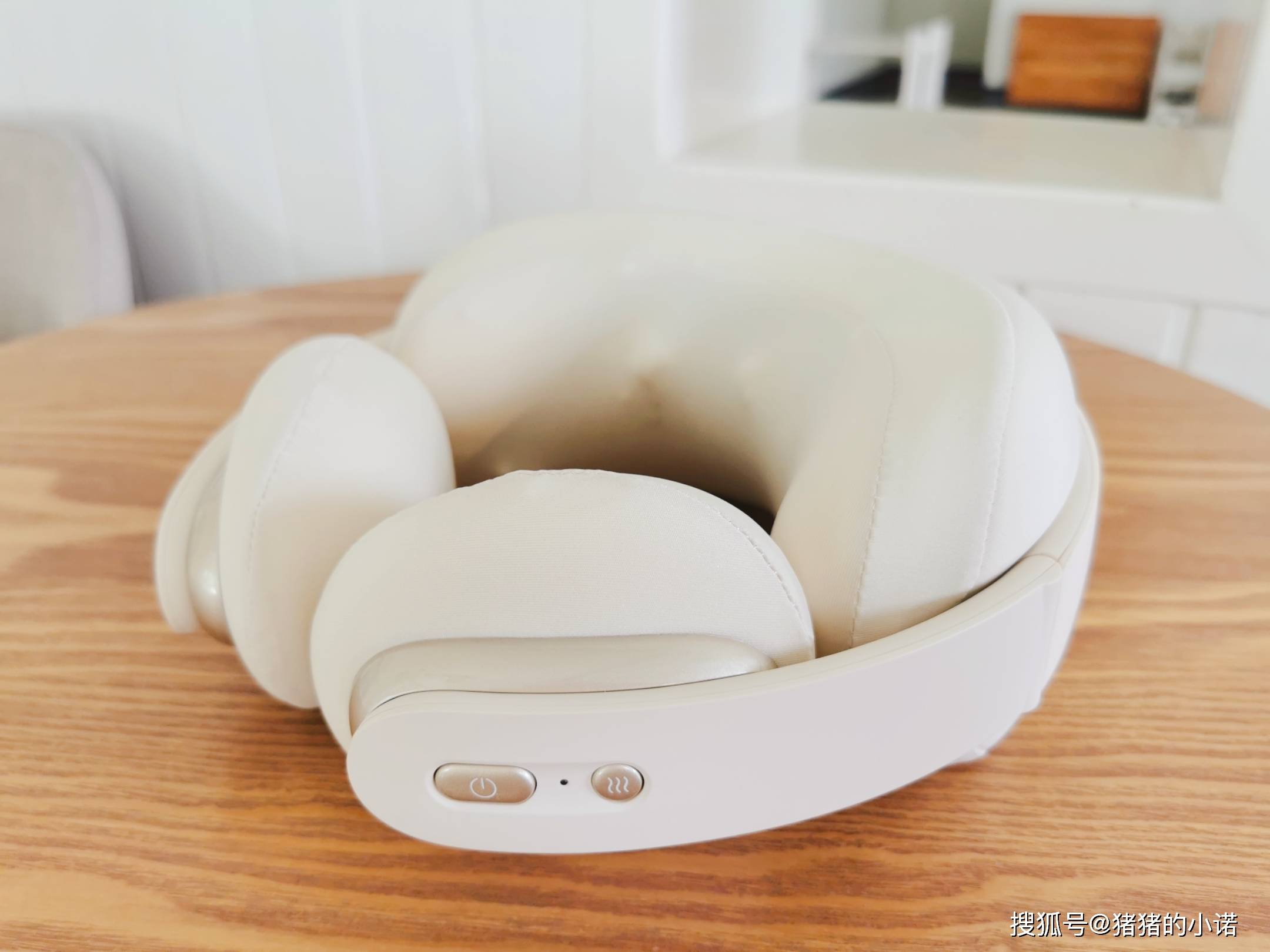 原创拯救低头党西屋ux5颈椎按摩仪解锁午后悠闲时光