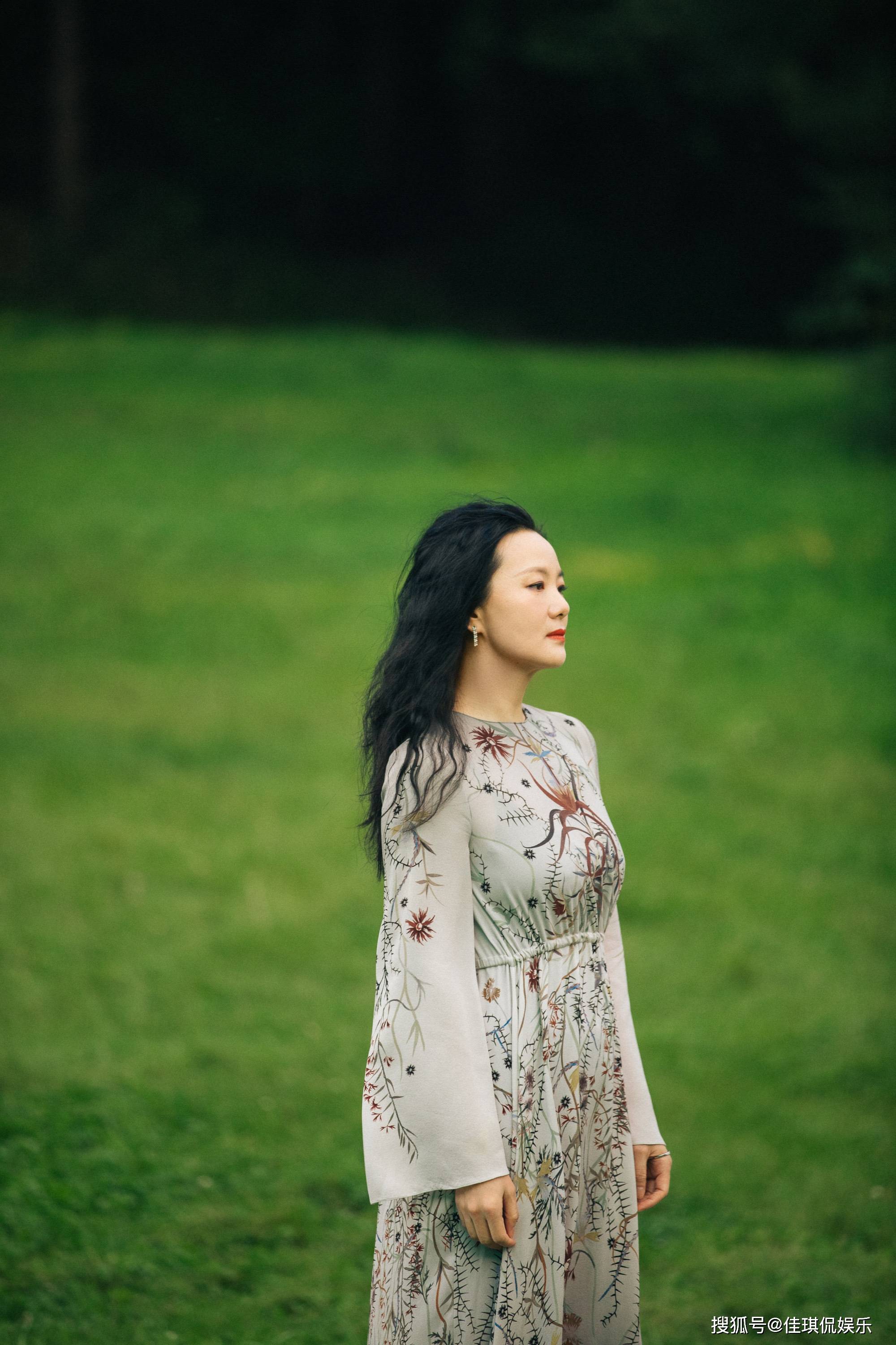 原创咏梅别修掉我的皱纹那是我好不容易长出来的首位双料影后