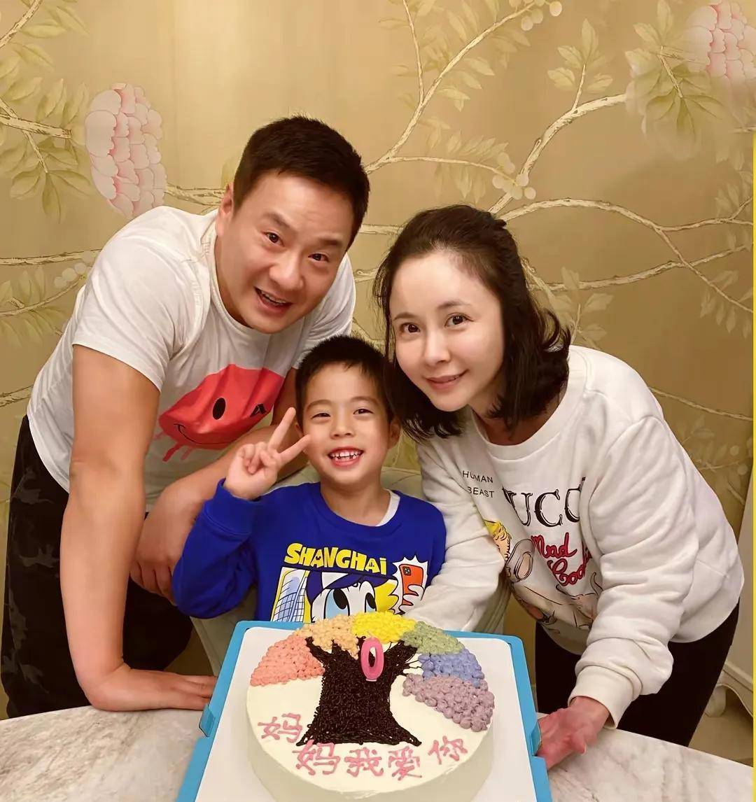 老来得子,刘威不敢懈怠,他要陪儿子一起长大,还要给他创造好的生活