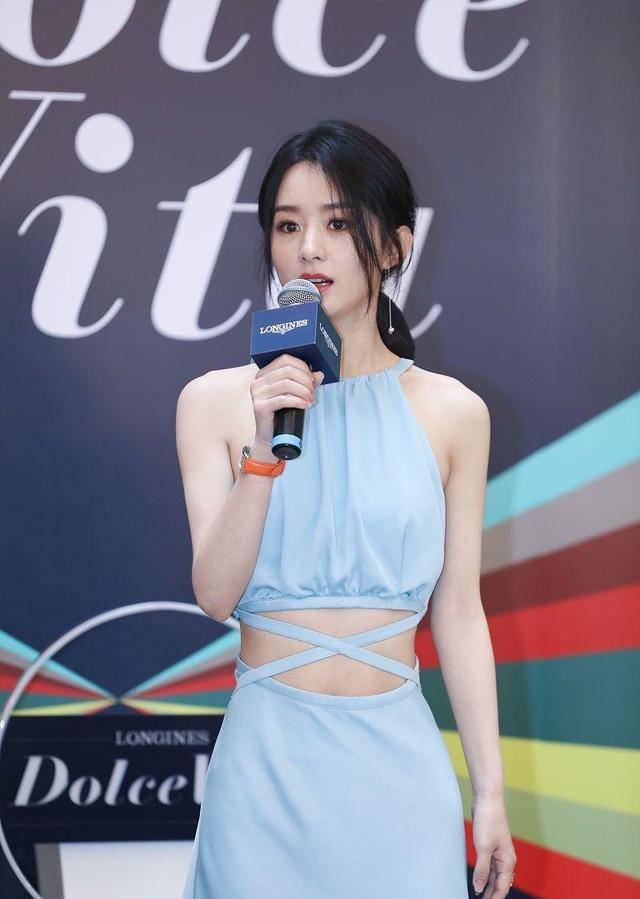 原创赵丽颖一袭海洋蓝太优雅腰间系绑带秀小蛮腰马甲线看得见