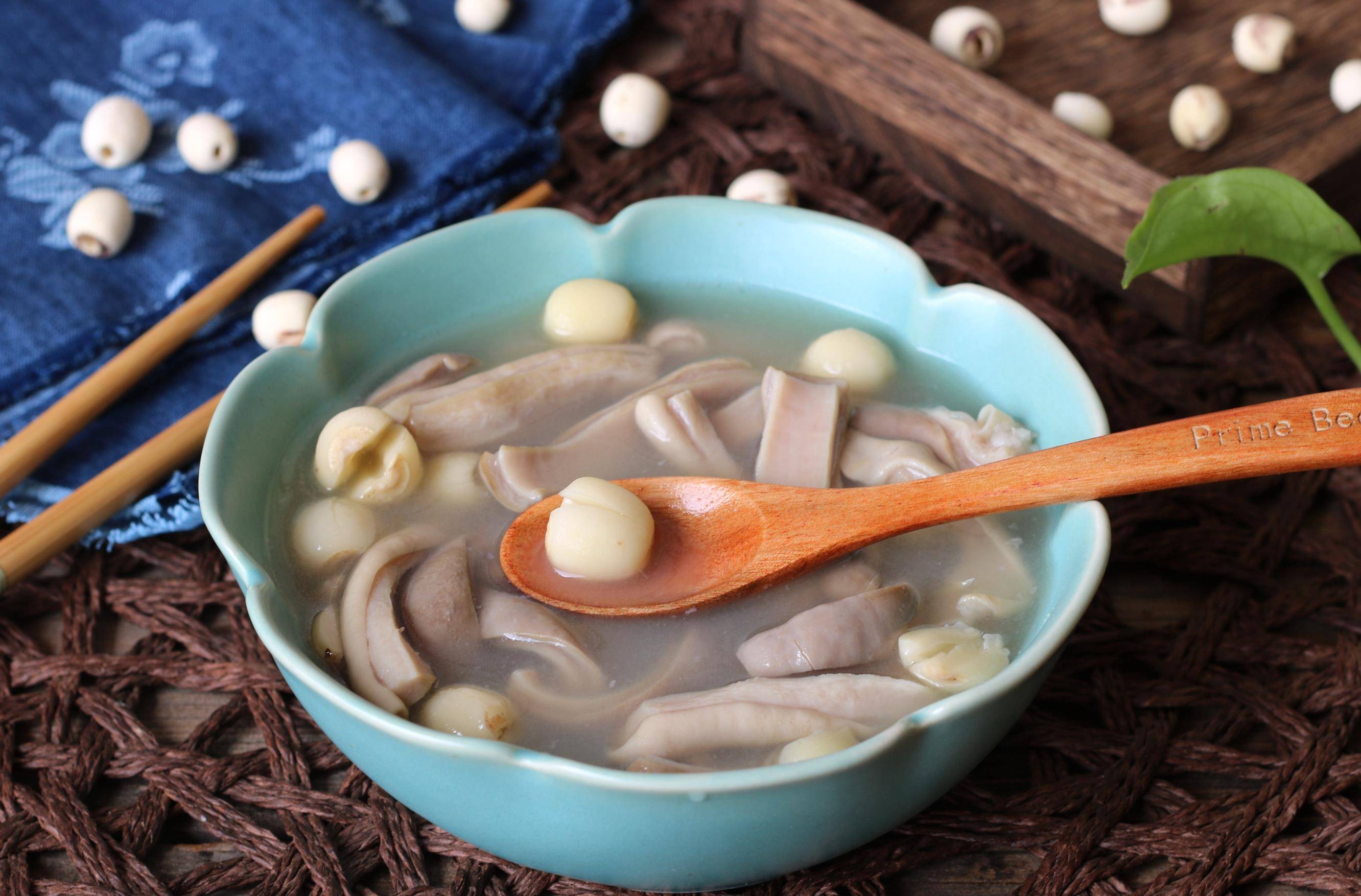 猪肚和莲子是一对,隔三差五吃一次,温和滋补又养胃,贵点也值得_小火