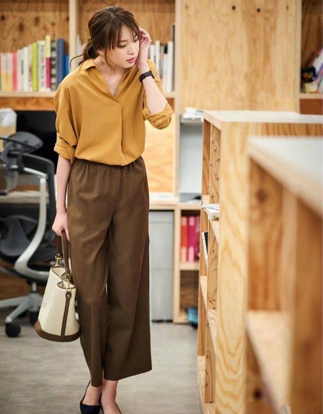 原创集万千宠爱于一身的阔腿裤日本女性超会穿优雅休闲又舒服