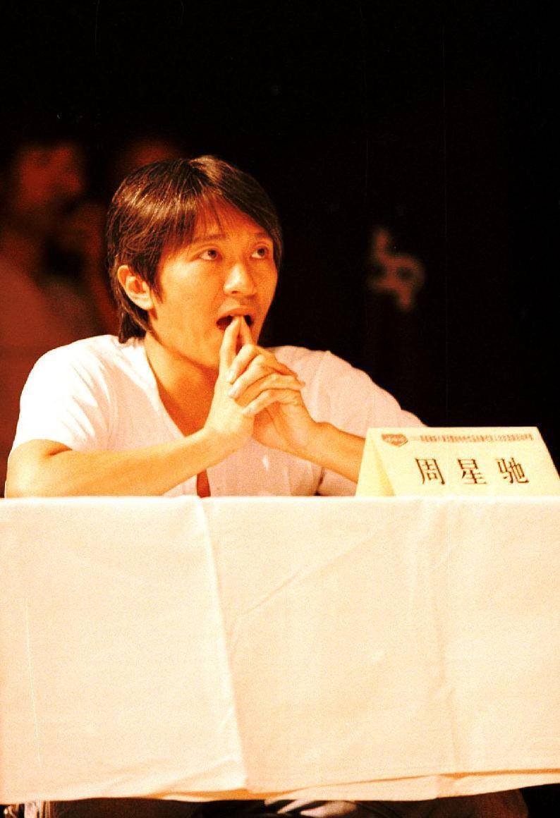 原创周星驰再上热搜背后原因让人感动星爷我会永远支持你