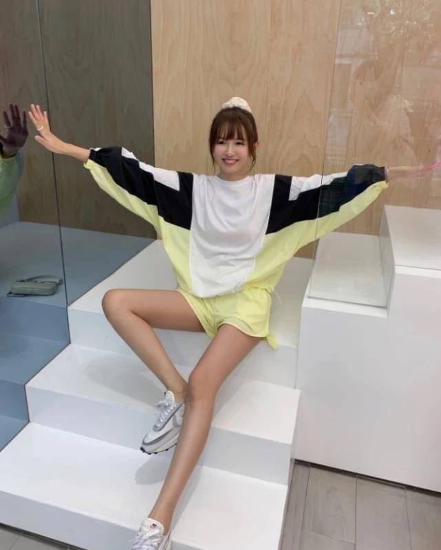 原创不愧是陈赫非要娶的人张子萱素颜出镜36岁依旧美如少女