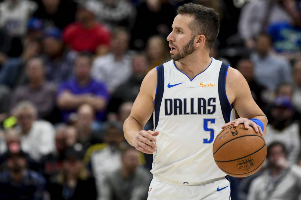 前独行侠冠军控卫jj-巴里亚宣布退役_赛季_效力_随队