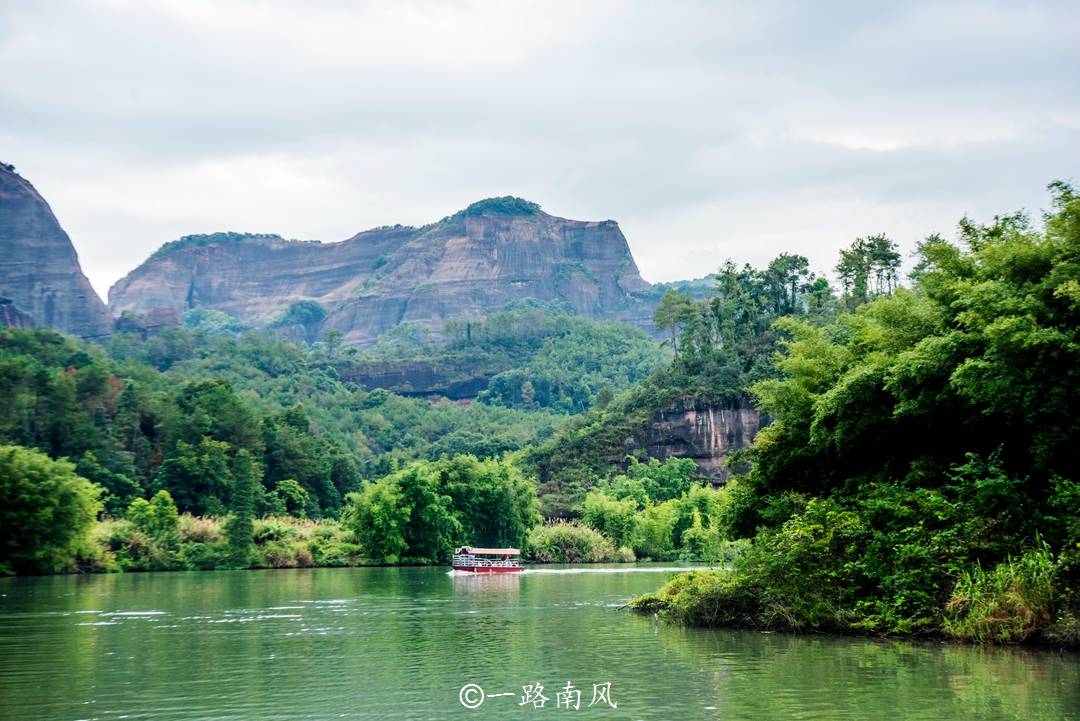 總面積292平方千米是廣東省面積最大的風景區,以丹霞地貌景觀為主的