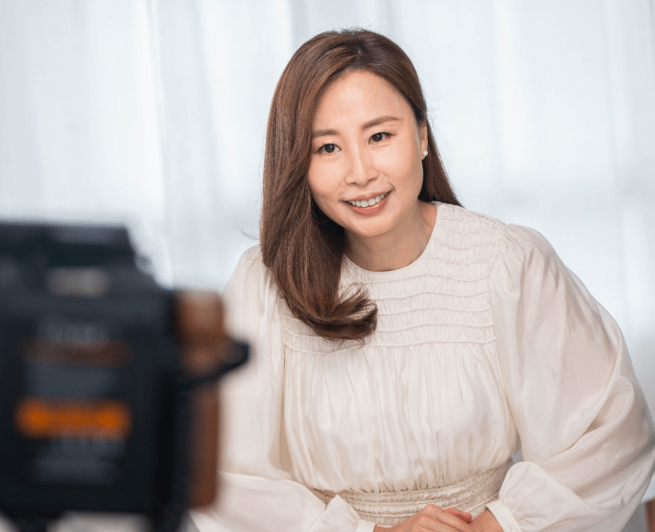 周星驰女配兰茜时隔多年首度澄清,从来没结过婚_回应_龅牙_生活