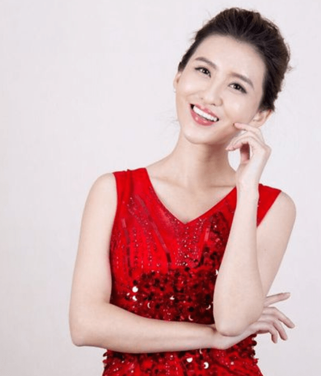 正好,2015年山东卫视举办《青春星主播》主持人大赛,龚凡决定抓住机会