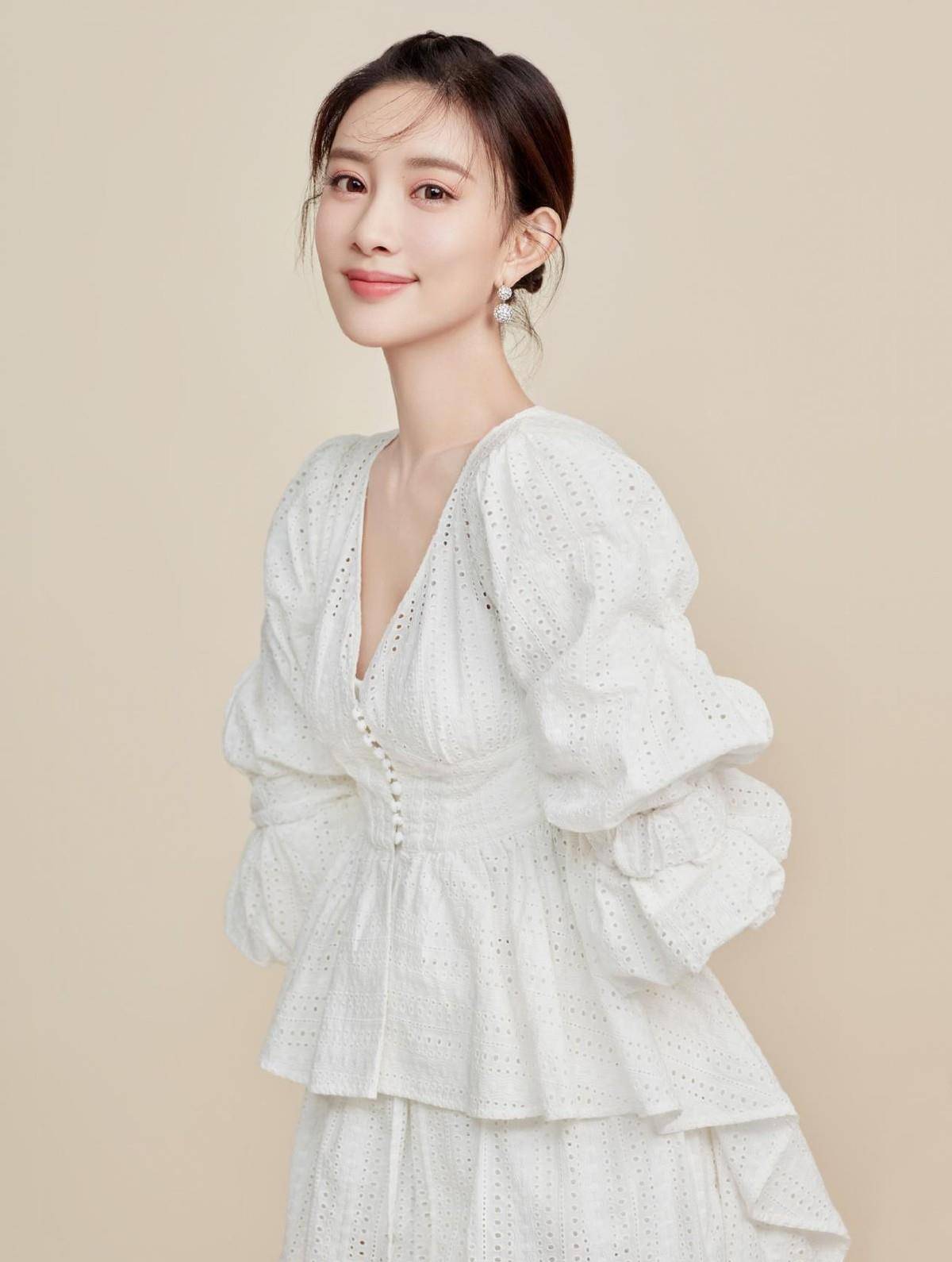 原创筷子腿已经不流行了孟子义的酒杯腿才真好看怎么穿都气质