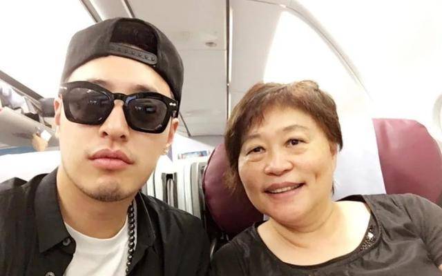 都说婚姻如人饮水冷暖自知,宣云能嫁给潘玮柏和得到