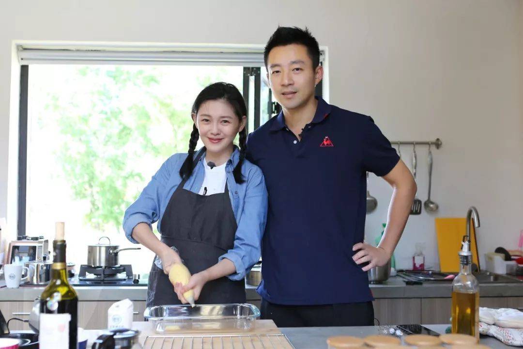 汪小菲直播落泪称想孩子,自曝和大S就是不给见孩子们