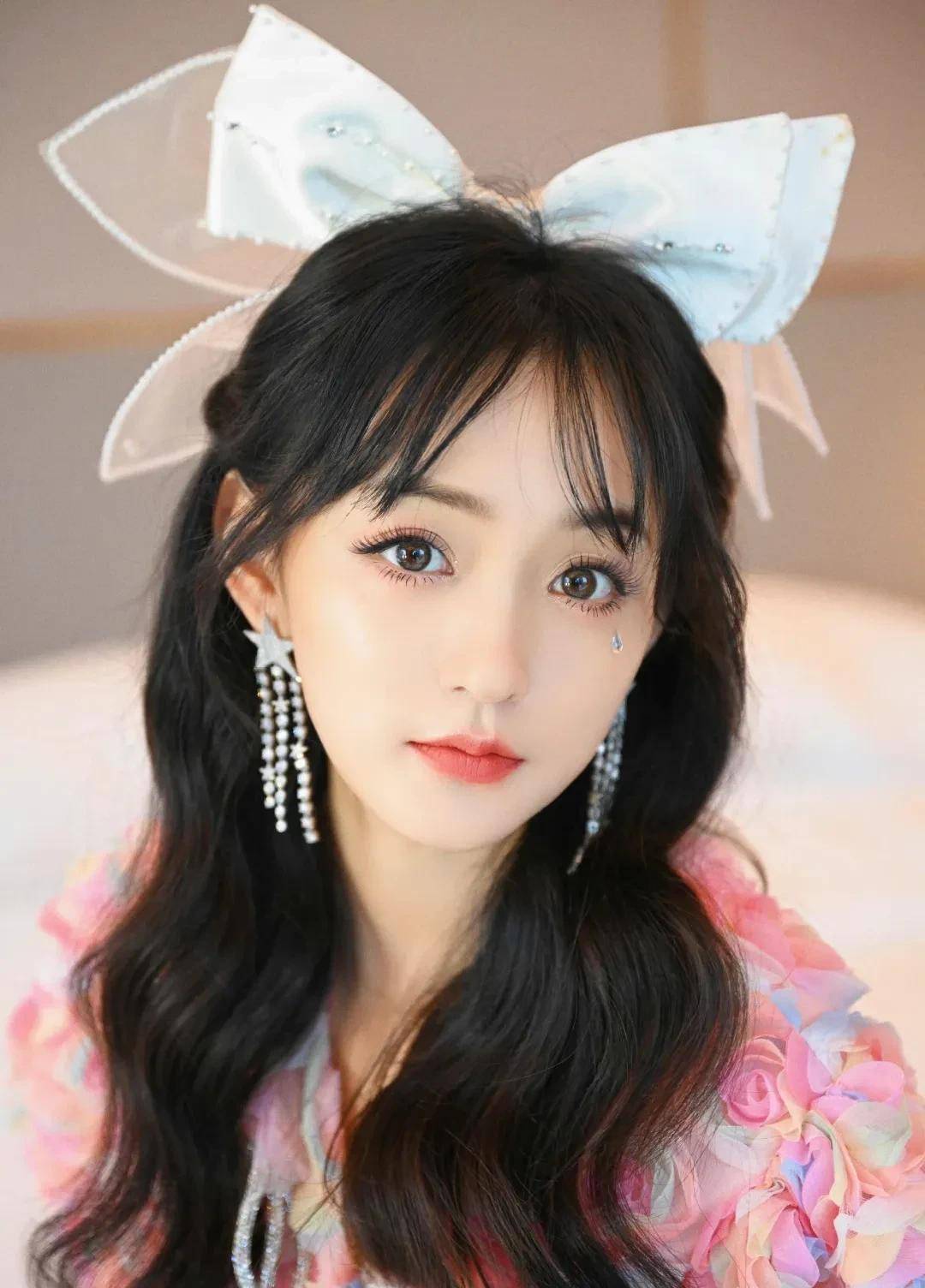 拥有精致小脸的女星,我只服这5位,最后一位被白敬亭置顶八年_李沁