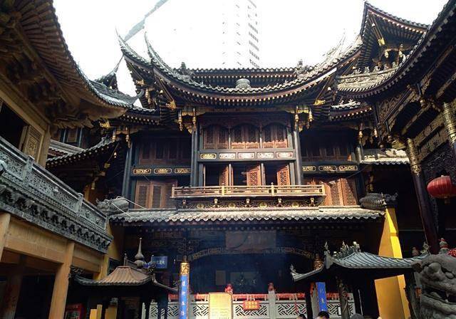 重慶地段最“值錢”的寺廟，四周全是熱門商業區，門票卻只需10元