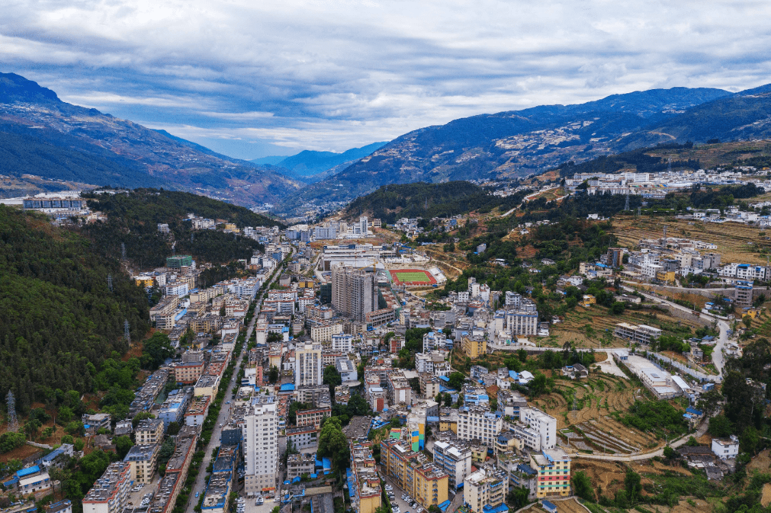 凉山州普格县地处横断山脉之中,海拔3500米以下的山地面积较少,区域内