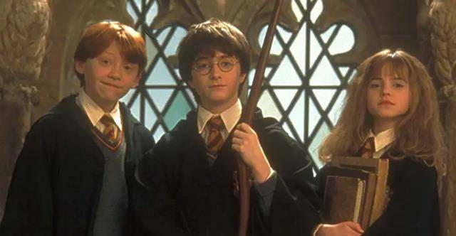 ��ͬһ���˳�������ð�յ�Ӱϵ�С��������ء�