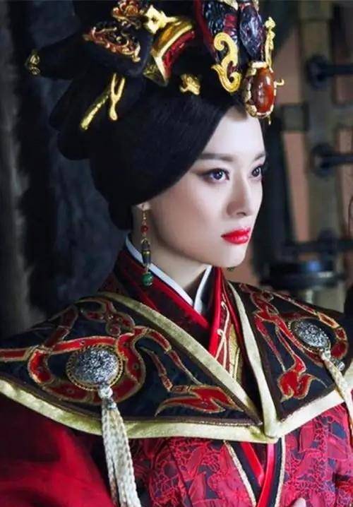 在我眼中这个宣太后不同于武则天舍我其谁的王者风