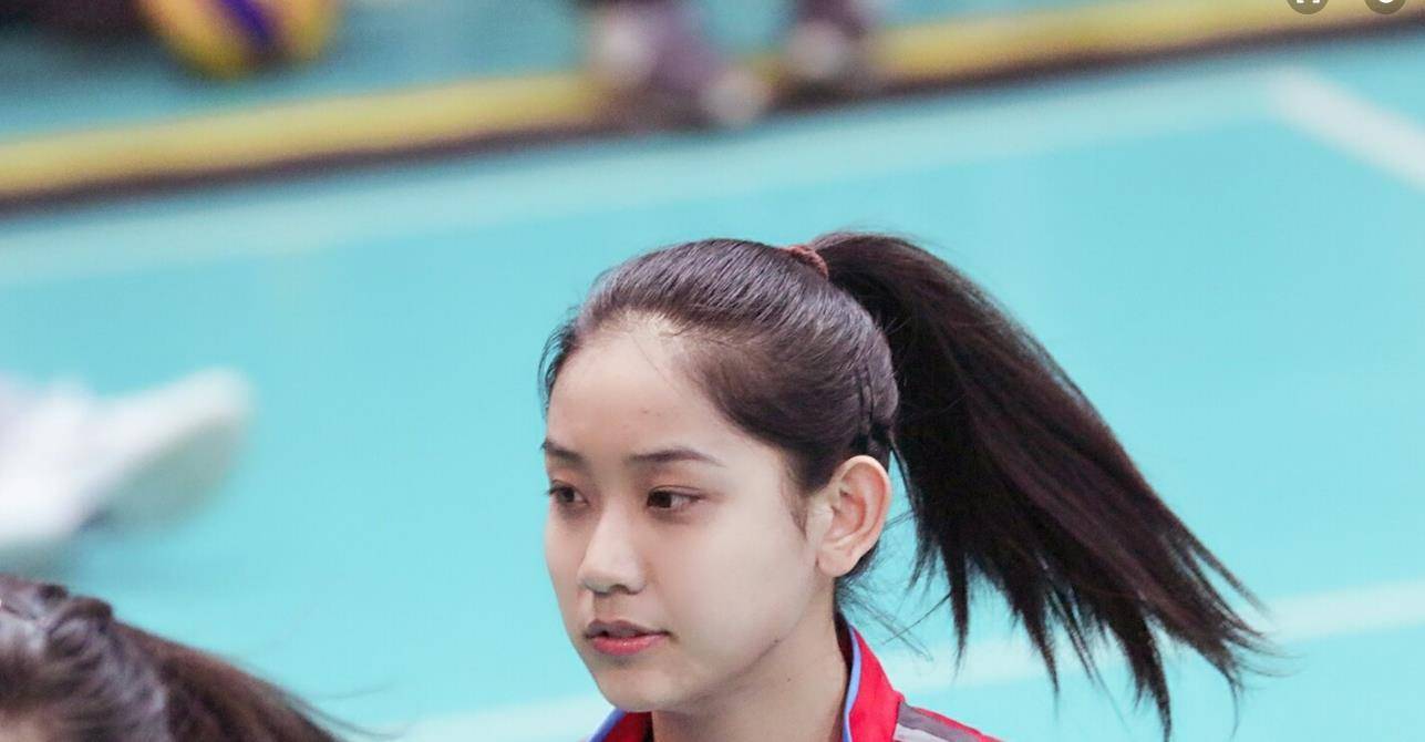 王佳筝今年22岁,3年前在女排精英赛中崭露头角,目前司职北汽主攻手