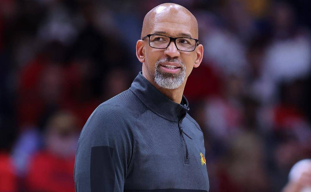 有了这份新合同,他将长期担任太阳队主教练.