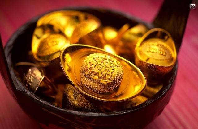 竦然起敬指什么生肖《竦然起敬》打一生肖动物,标