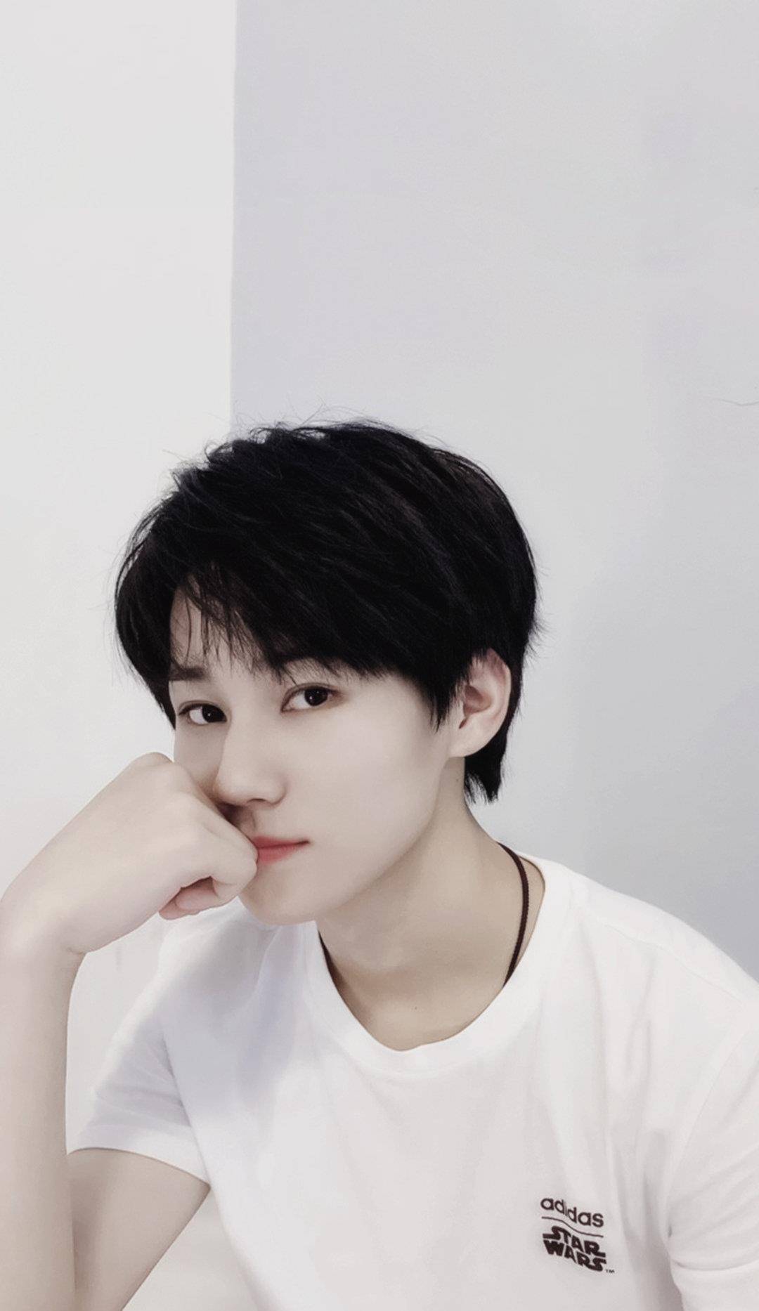 原创温润如玉张公子张真源的穿搭一如他的气质温柔到能滴出水来