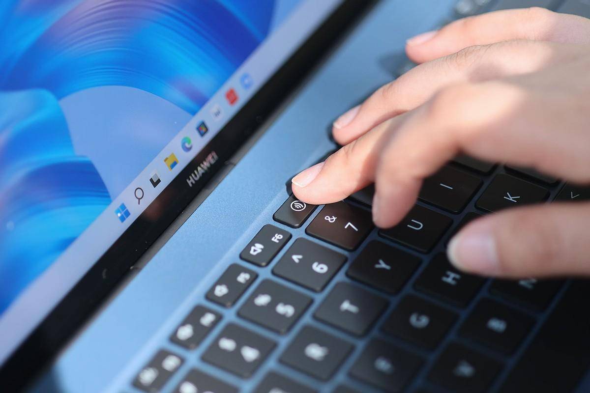 全新一代华为matebook X Pro评测 打破pc颜值 性能天花板 笔记本 Super 色彩