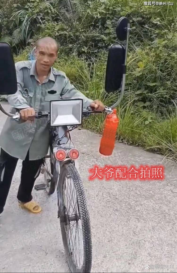 大爷夏季骑车郊游，自行车配置成为亮点：前无古人后无来者